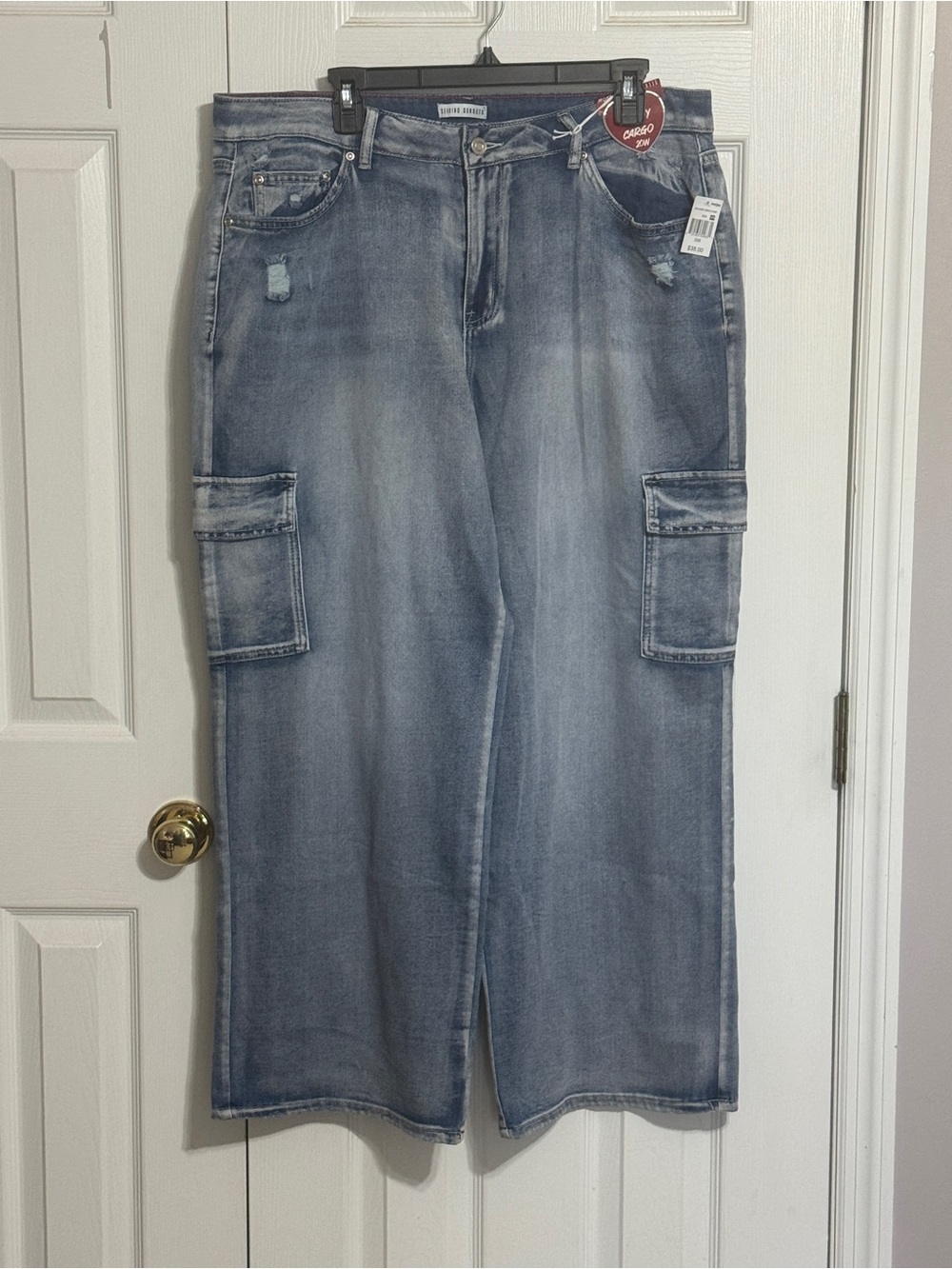 Seeking Sunsets Silver Jeans Women's Wide Leg Cargo Jeans - Light Wash Blue